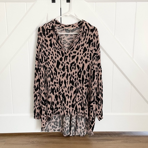 Umgee Animal Print Long Sleeve V-Neck Tunic Oversized Top - Picture 6 of 9